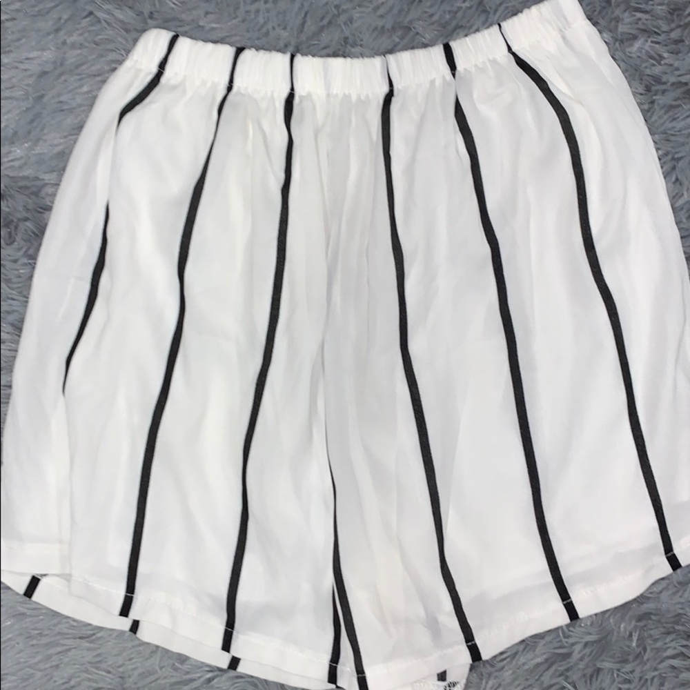 Two piece set - Picture 2 of 3
